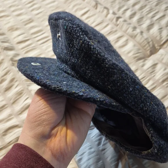 Hanna Hats Donegal Tweed Newsboy Cap - Navy with Multicolor Flecks - Picture 4 of 5